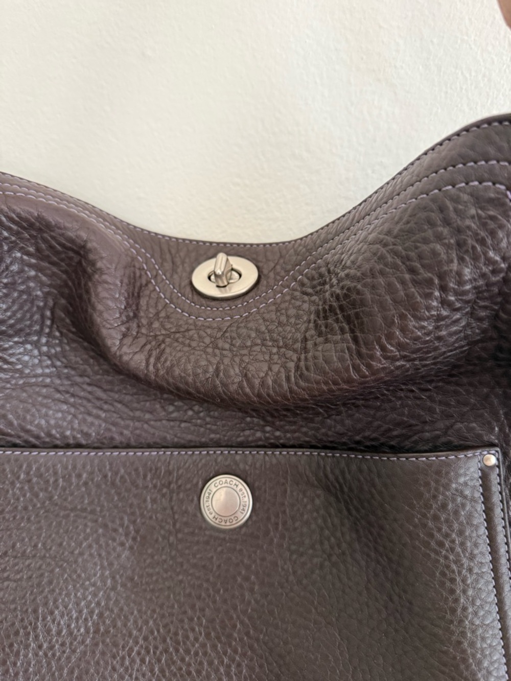 Vintage Coach Chelsea Pebbled Leather Turnlock Hobo - Picture 2 of 6